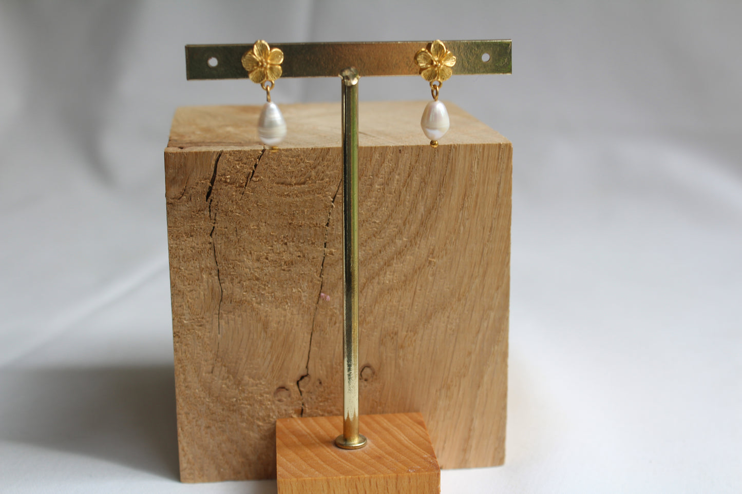 BOUCLES D'OREILLES ROSE / dorées