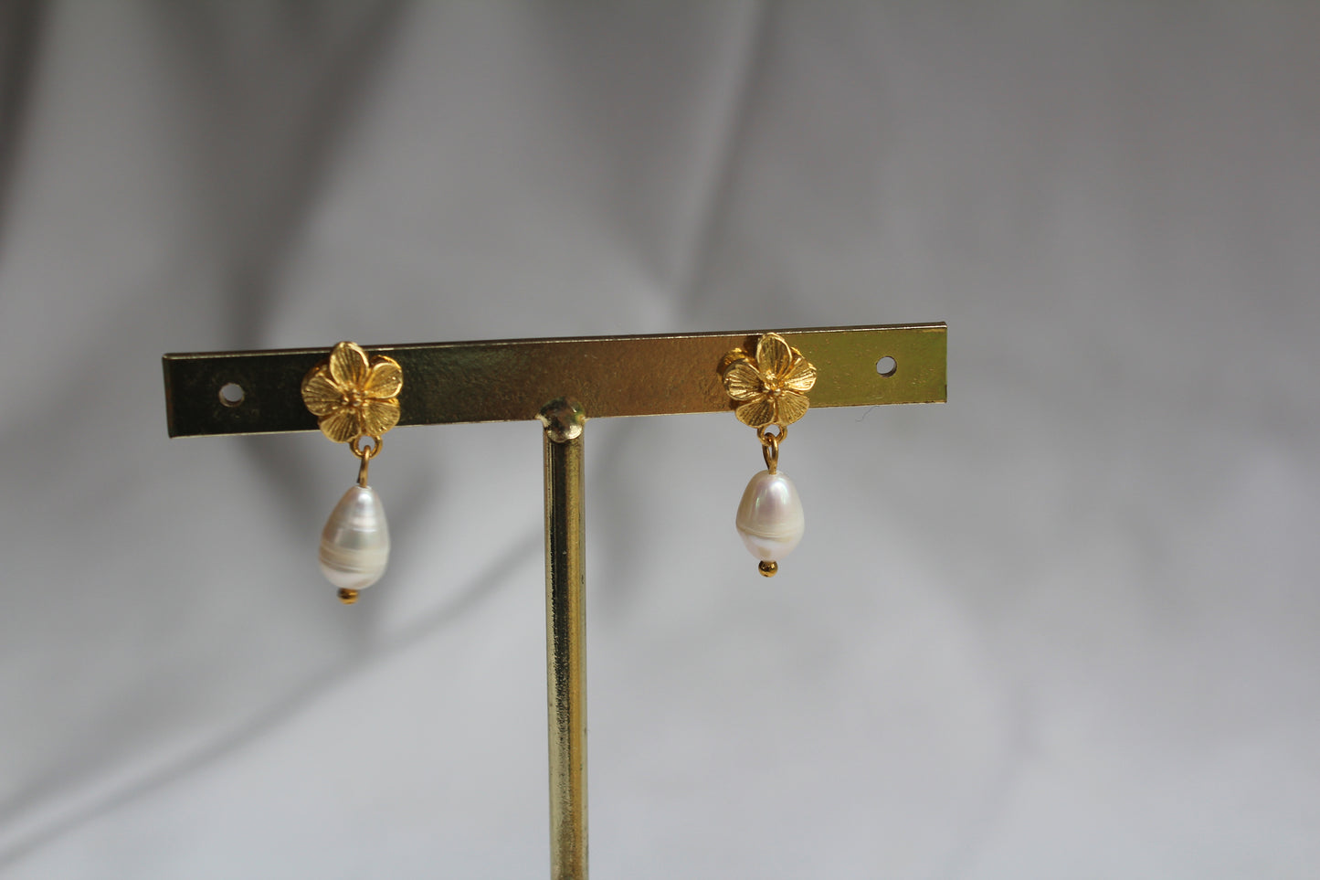 BOUCLES D'OREILLES ROSE / dorées
