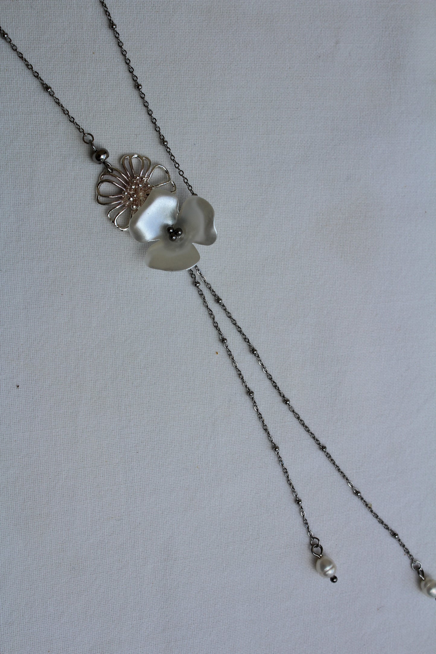 COLLIER DE DOS FLORA / doré ou argenté